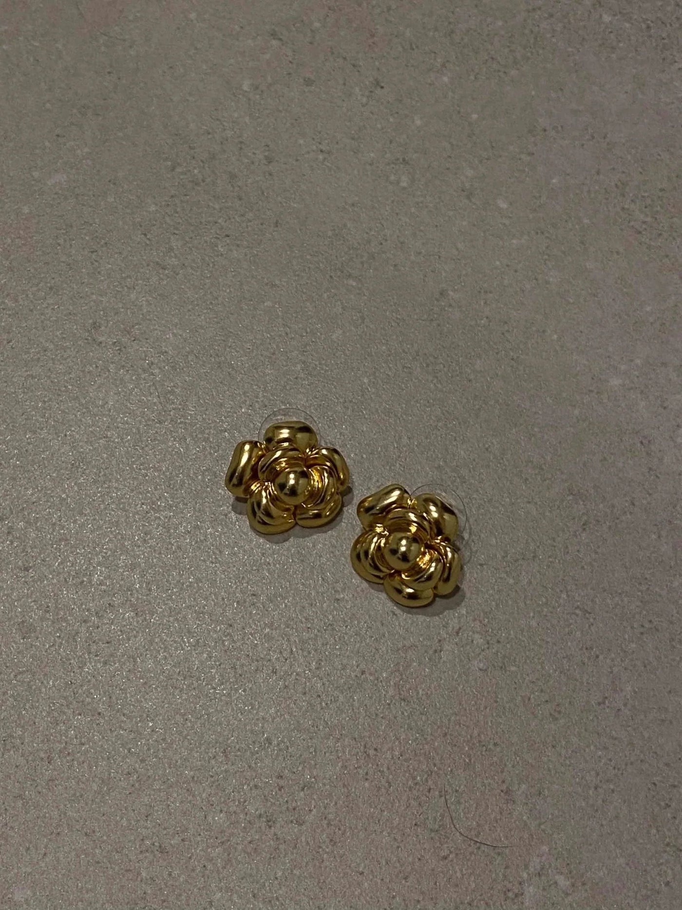Elen Earrings – Gold Floral Studs
