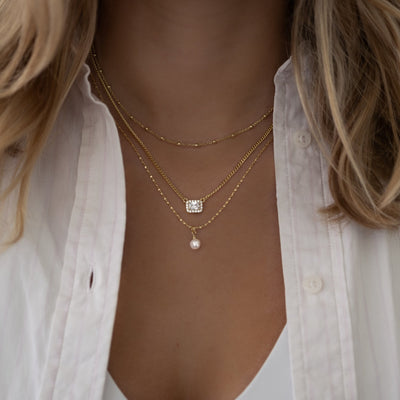 Pearl Pendant Necklace